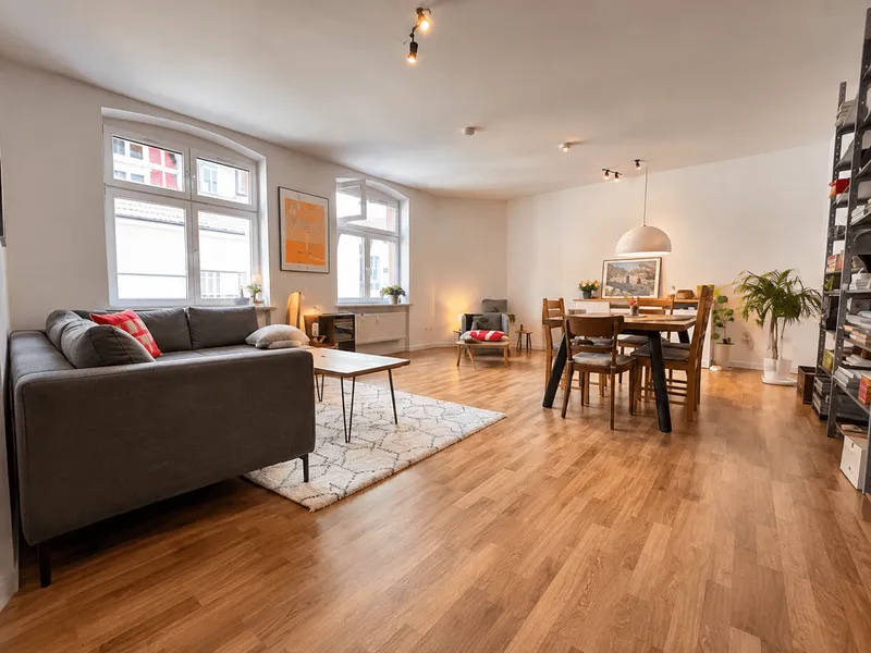 Großzügige 3-Zimmer-Altbauwohnung in zentraler Lage I Befristet — photo 1